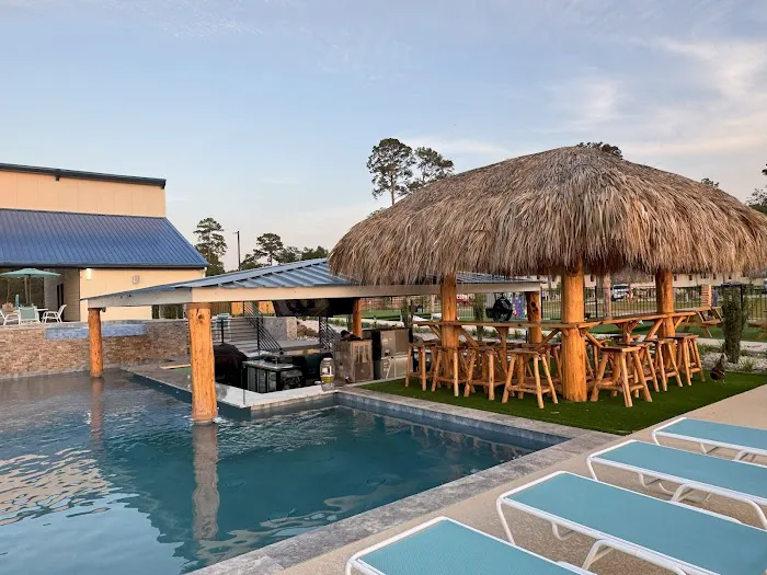 Twisted Parrot Luxury RV Resort Picture 4