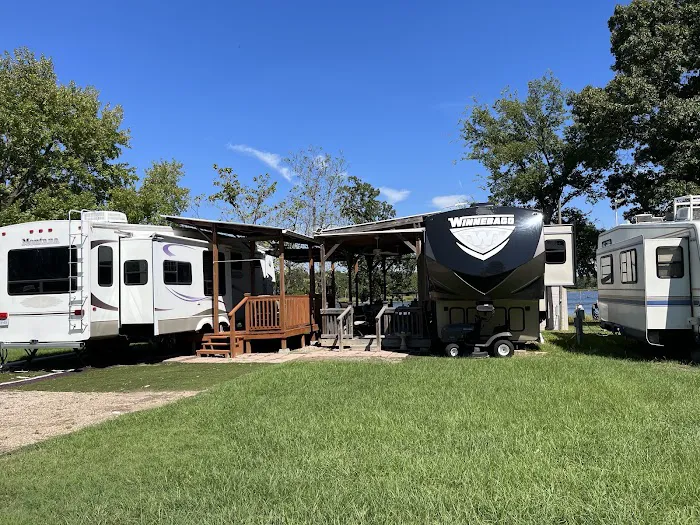 Patriot RV Park - Lake Fork Picture 9