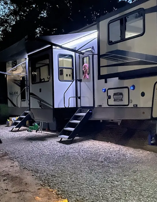 Tranquility In The Trees Retirement RV Park Picture 10