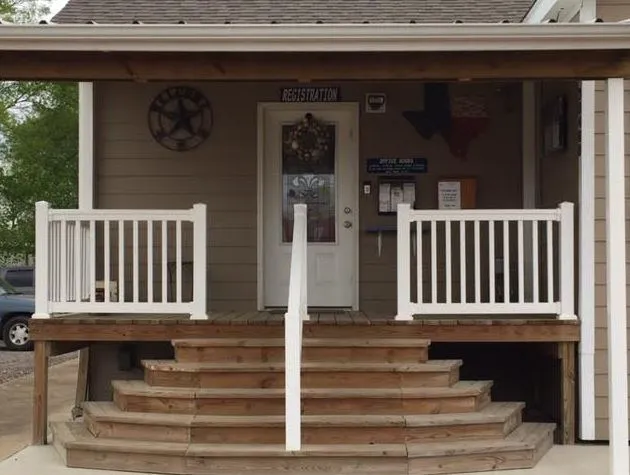 BlueBird RV Park & Campground Picture 2