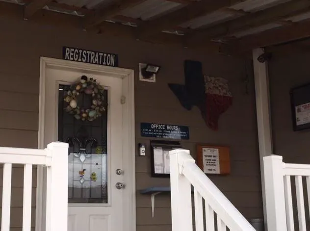 BlueBird RV Park & Campground Picture 7