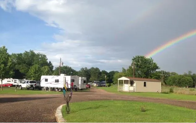 BlueBird RV Park & Campground Picture 9