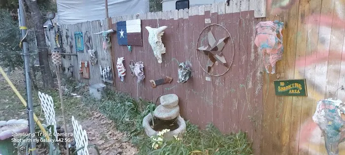 Hickabilly Heaven RV Park Picture 9