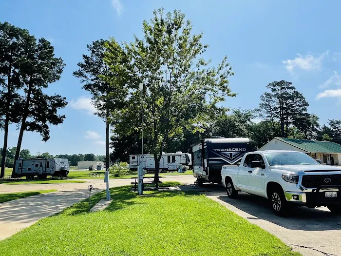 Shady Pines RV Park Picture 2