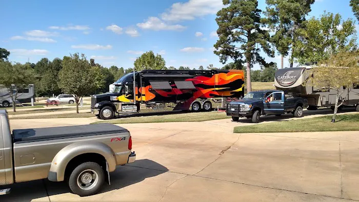 Shady Pines RV Park Picture 9