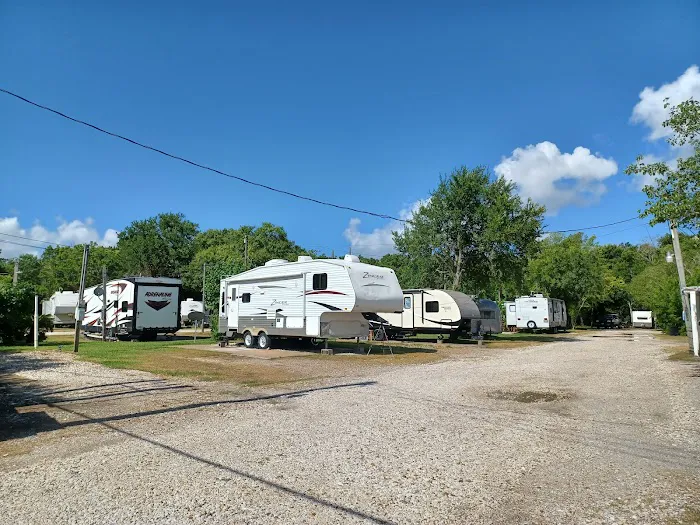 Palm Court RV Park Picture 6