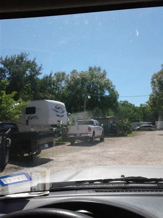 Palm Court RV Park Picture 10