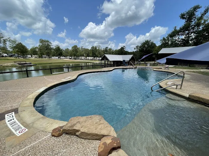 7 Bridges RV Park Picture 1
