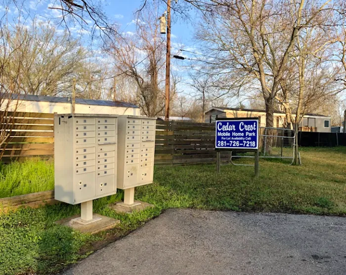 Cedar Crest Mobile Home Park Picture 3