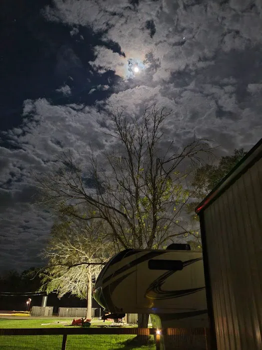 Towering Oaks RV Park Montgomery Texas Picture 9