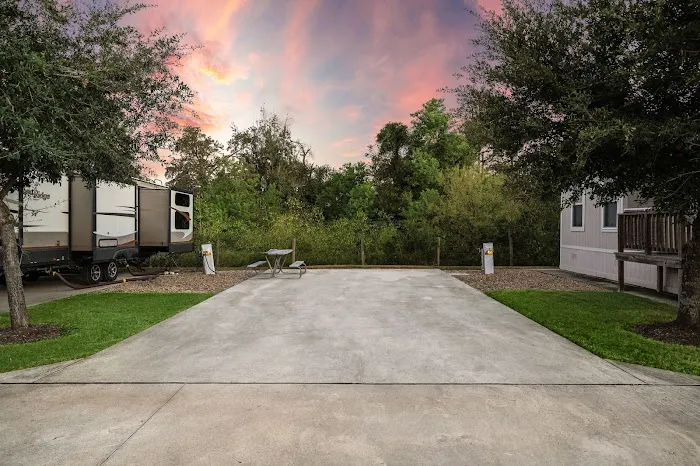 Northlake RV Resort by QRV Picture 9