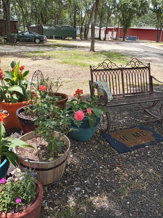 Lakeside Cove RV Park Picture 3