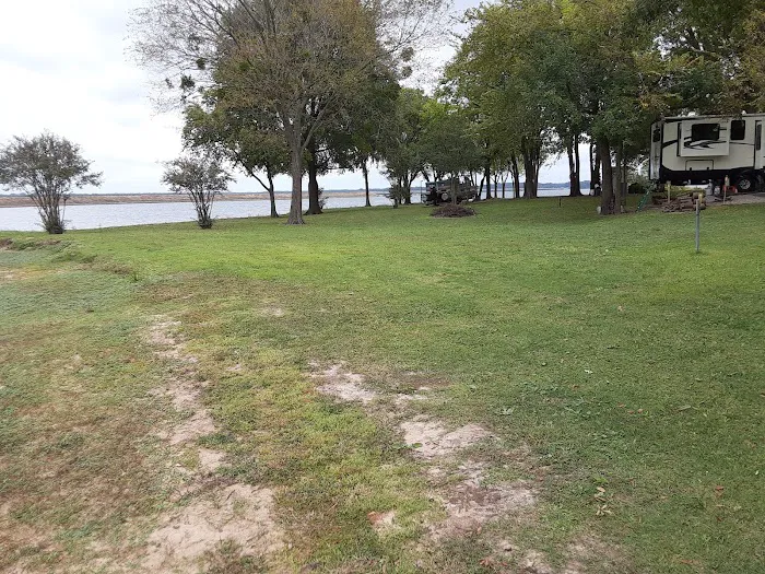 Lakeside Cove RV Park Picture 5