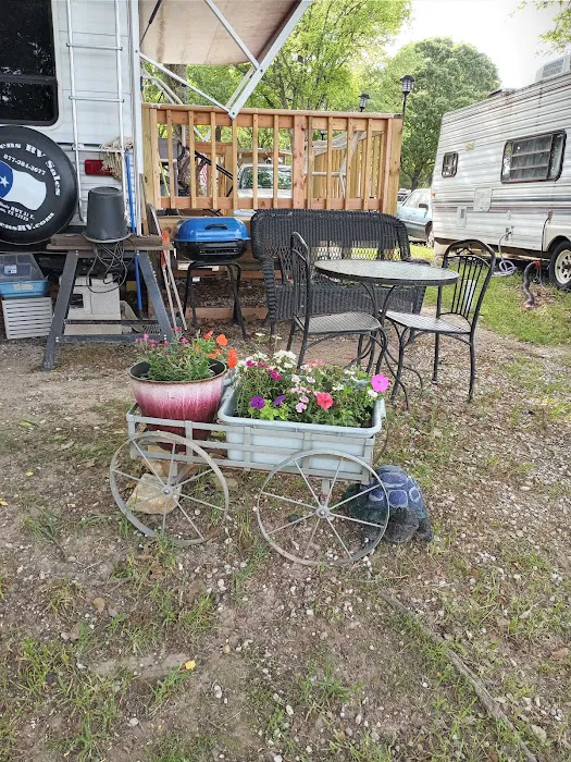 Lakeside Cove RV Park Picture 6