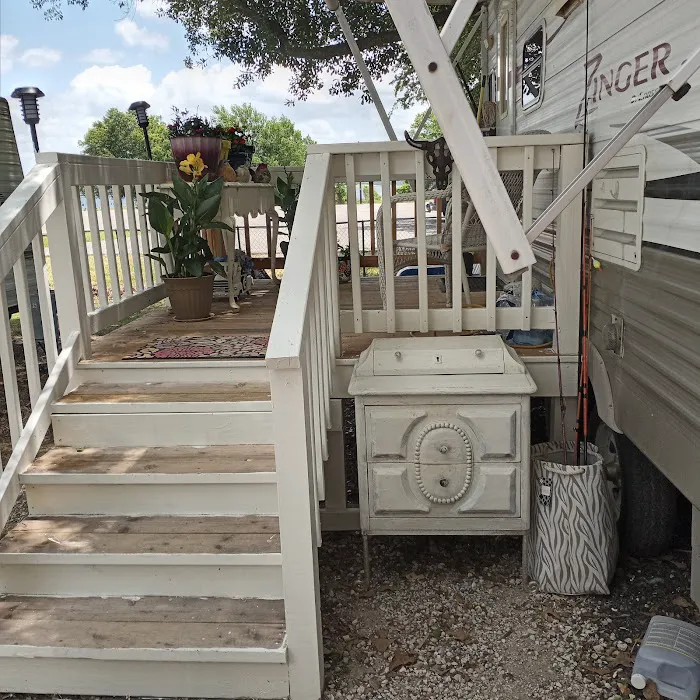 Lakeside Cove RV Park Picture 4