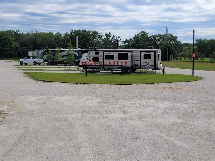 HOOK & LADDER RV PARK Picture 1