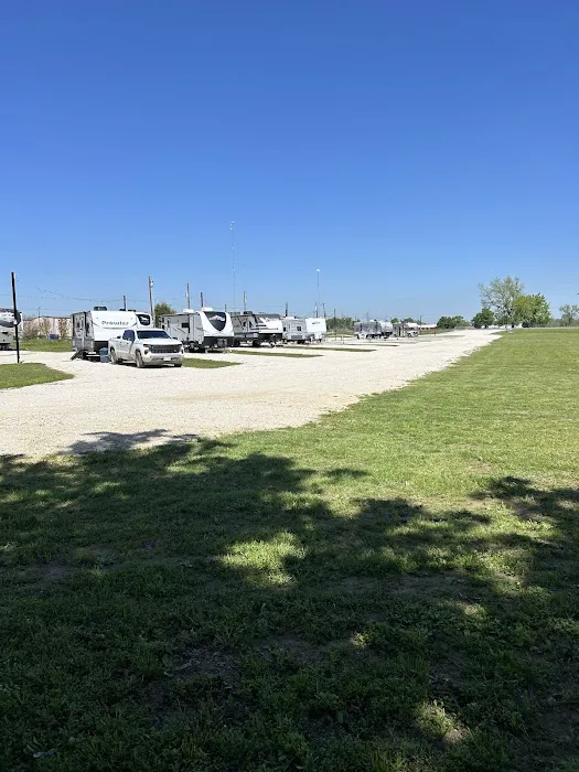 HOOK & LADDER RV PARK Picture 2