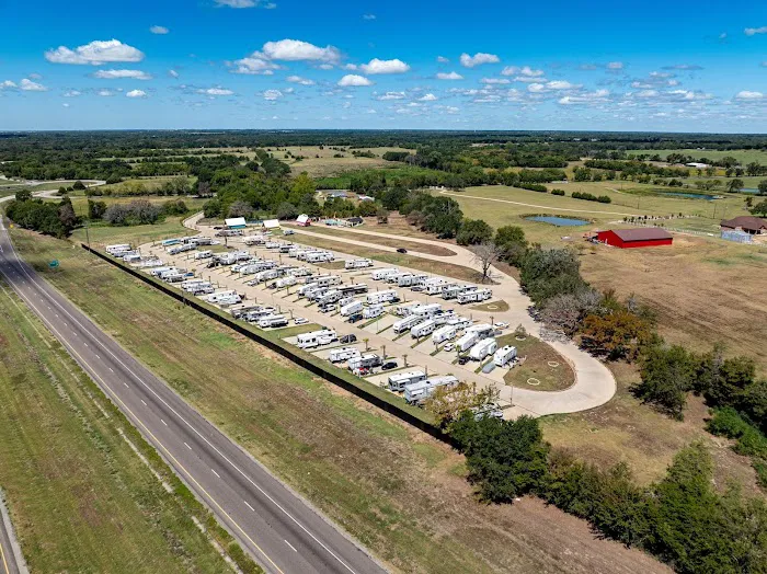 TR3 RV Resort - Terrell Tx RV Park Picture 4