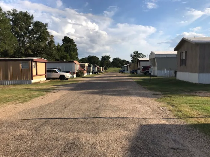 Texarkana Estates Mobile Home Community Picture 2