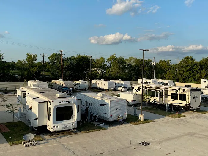 Danny's RV Resort / Park Picture 2