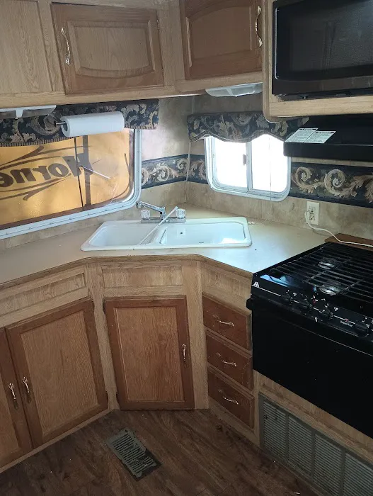 Van Manor Mobile Home & RV Park Picture 5