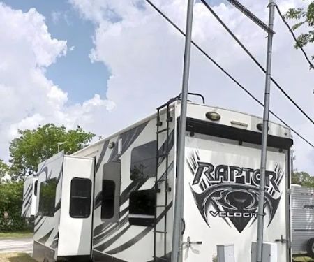 Jus Passn Thru RV Park