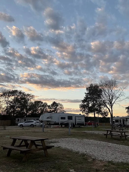 Goodson Loop RV Park Picture 8
