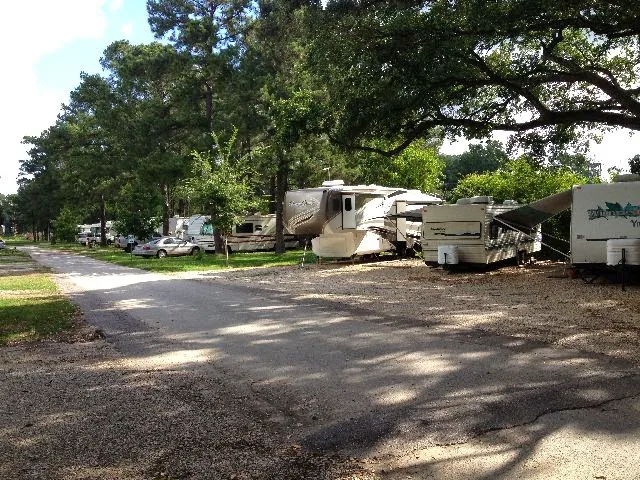 Tomball RV Park Picture 2