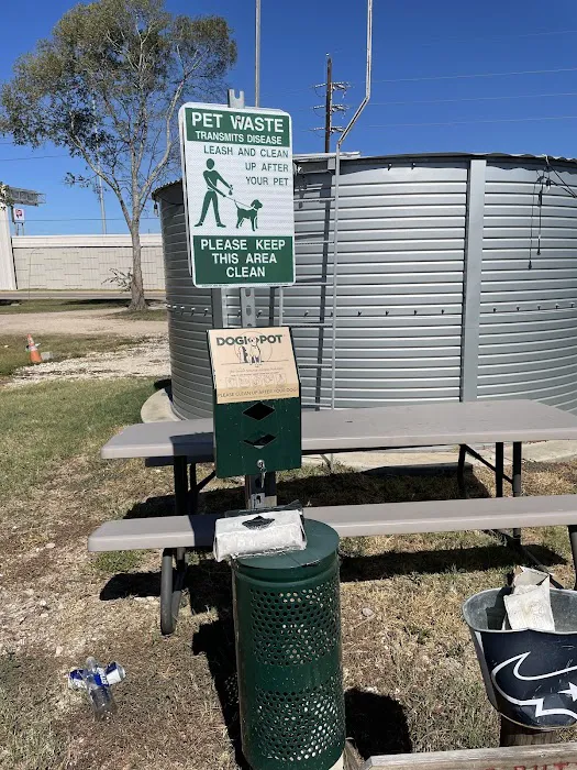 King's Court RV park & Open Storage Picture 5