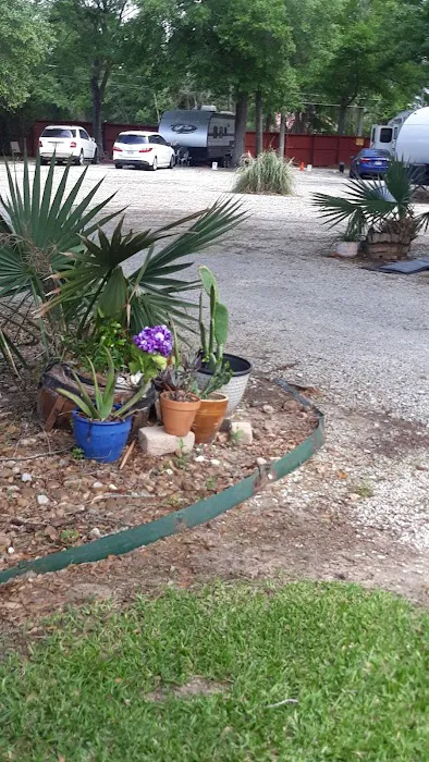 Stagecoach RV Park Picture 9