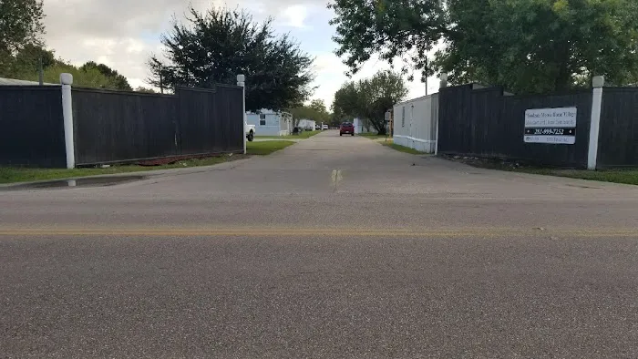 Woodgate Mobile Home Park Picture 6
