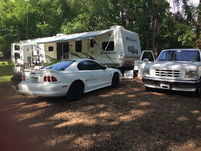 Duck Cove Trailer Park Picture 5