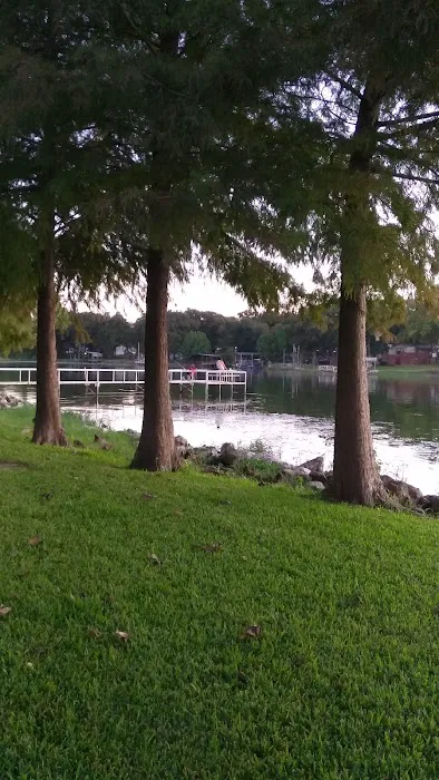 Duck Cove Trailer Park Picture 7