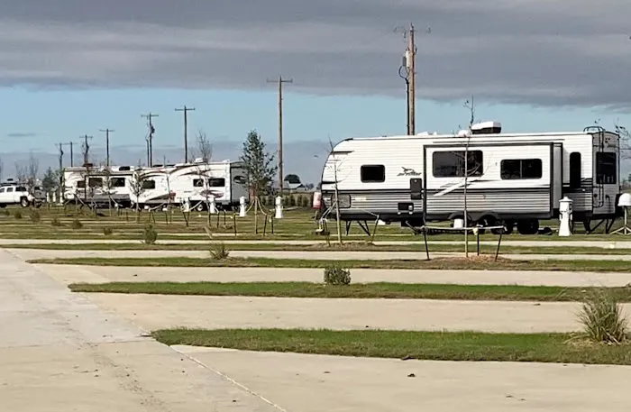 Flying Dutchman RV Resort Picture 2