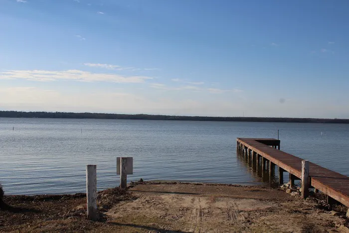 RL Waters Edge RV Park Picture 2