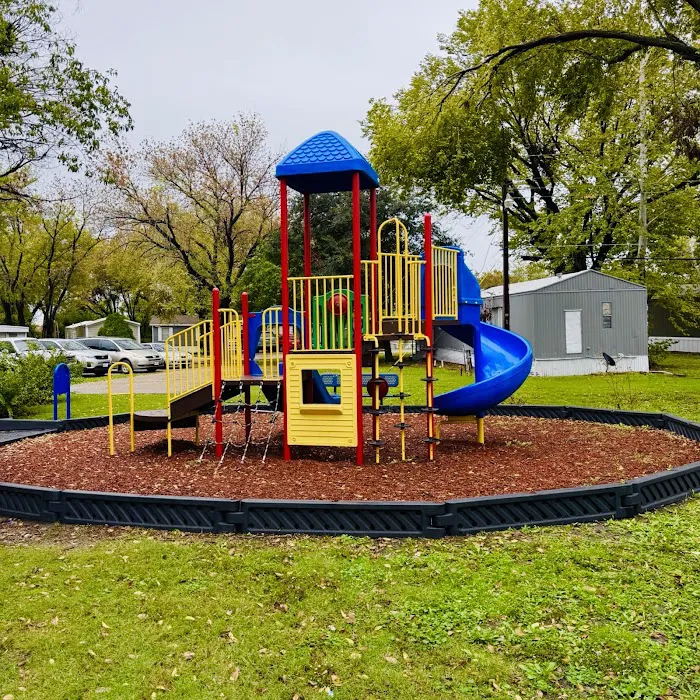 Summer Haven Mobile Home Park and RV Picture 4