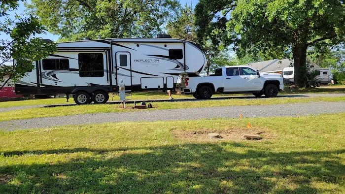 Amazing Acres RV Park Picture 5
