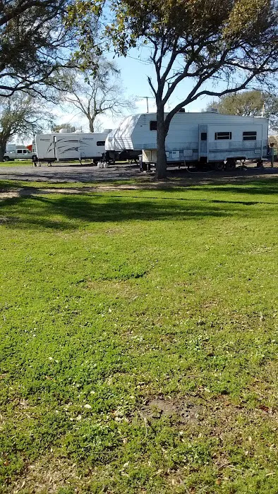 Charles RV Park Picture 4
