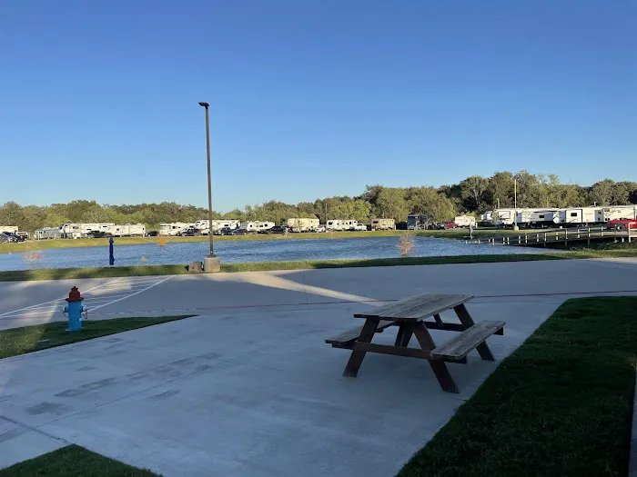 Eric & Jay's RV Resort Picture 8