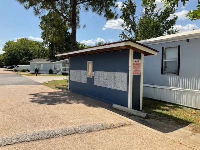 Allen Genoa Manufactured Housing Community Picture 2
