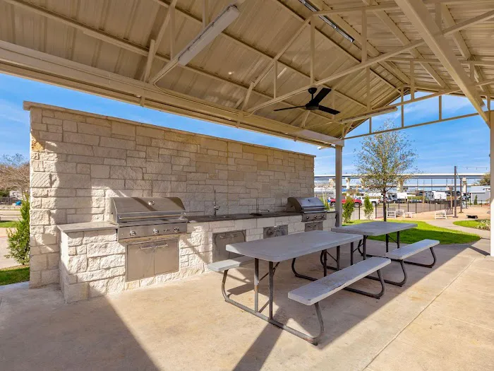Jetstream RV Resort at Pearland Picture 7