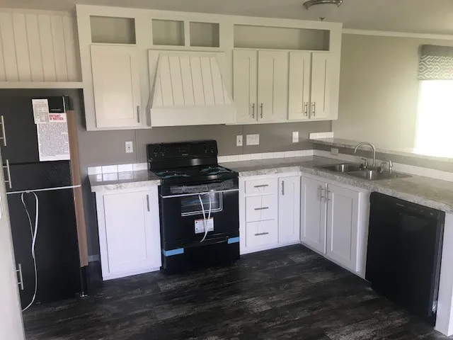 Bayshore RV & Mobile Home Park Picture 9