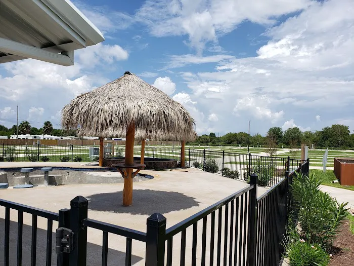 Summer Breeze Kemah RV Resort Picture 1