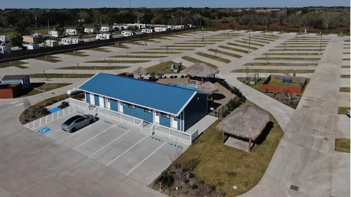 Summer Breeze Kemah RV Resort Picture 3