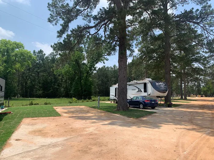 Hidden Lake RV Resort Picture 9