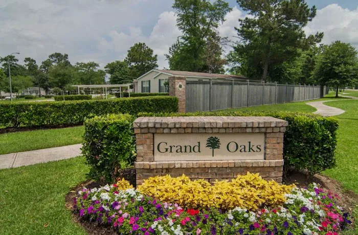 Grand Oaks Picture 4