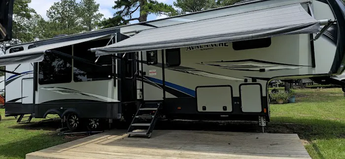 Pinewood Trails RV Park Picture 1