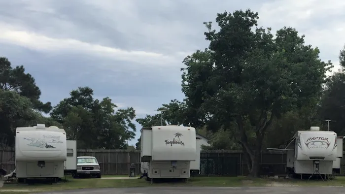 Tomball-Rosehill RV Park Picture 7