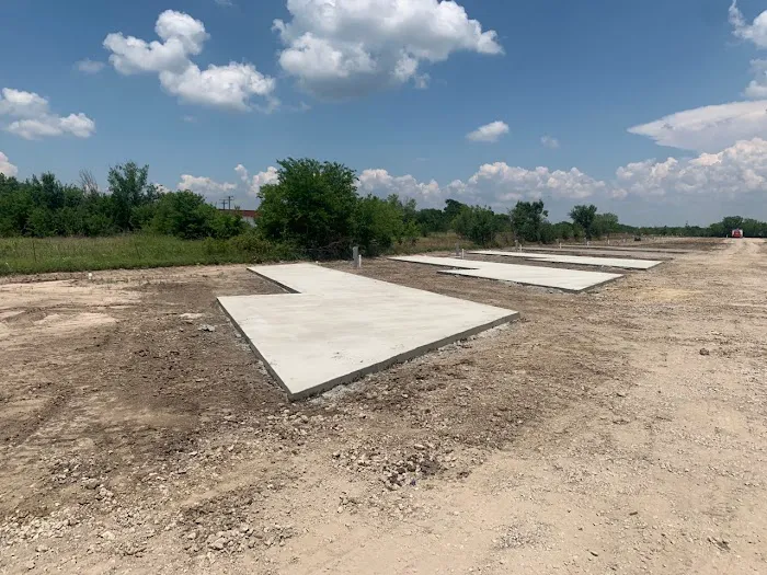 Texas Lonestar Market and RV Resort Picture 2