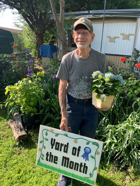 Rustic Oaks Mobile Home and RV Park Picture 5